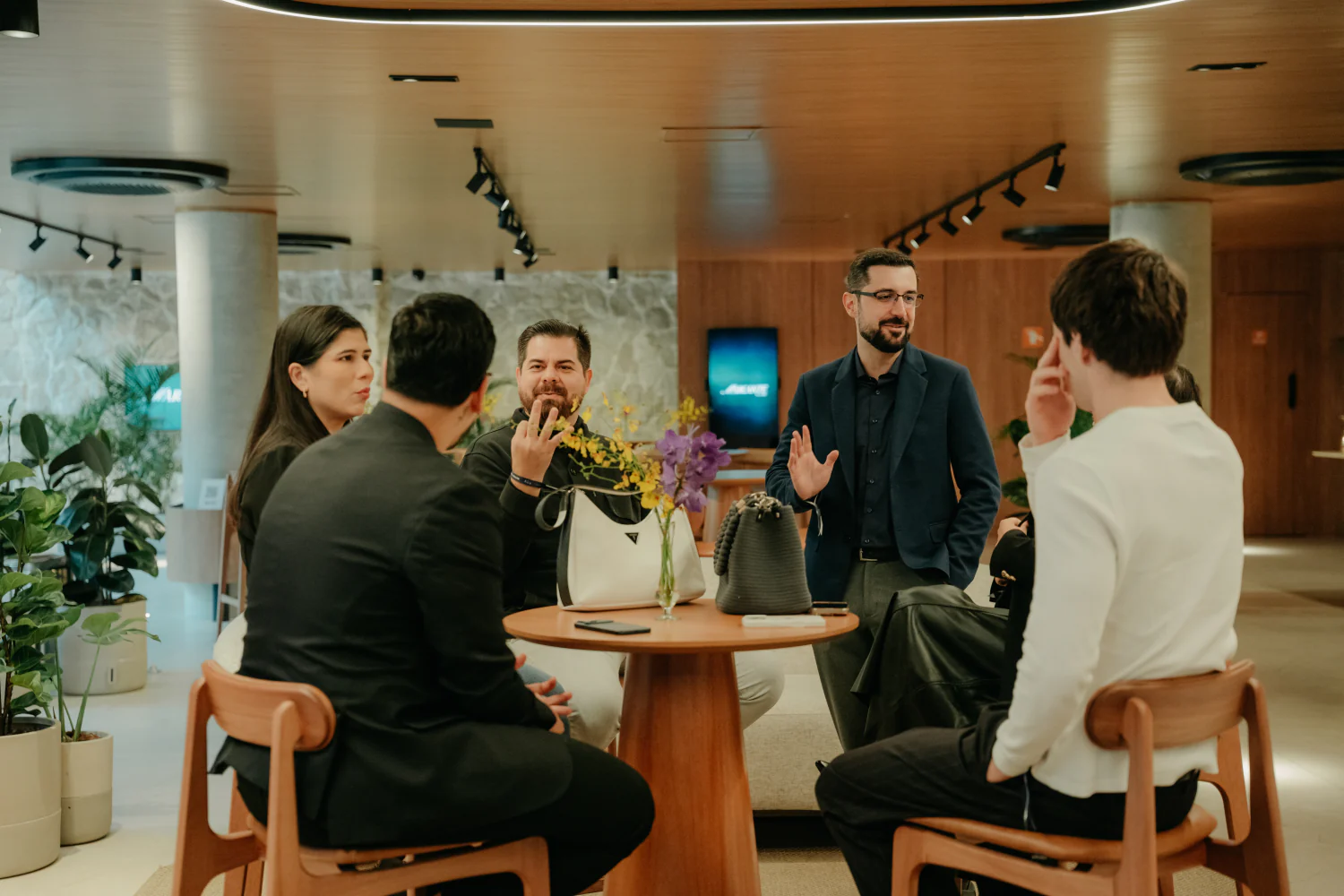 Mentores e participantes em roda de conversa